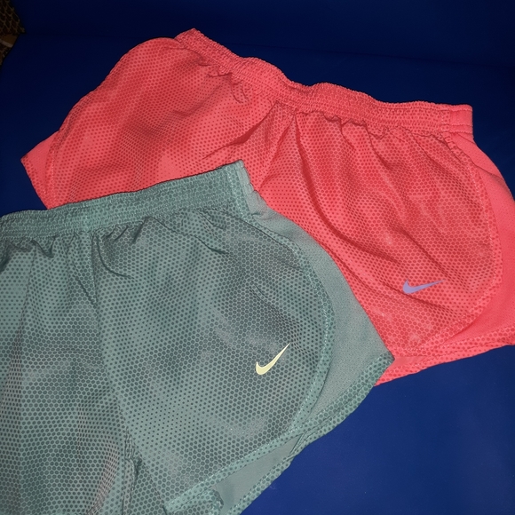 2 Nike dri-fit girl shorts - Picture 4 of 5